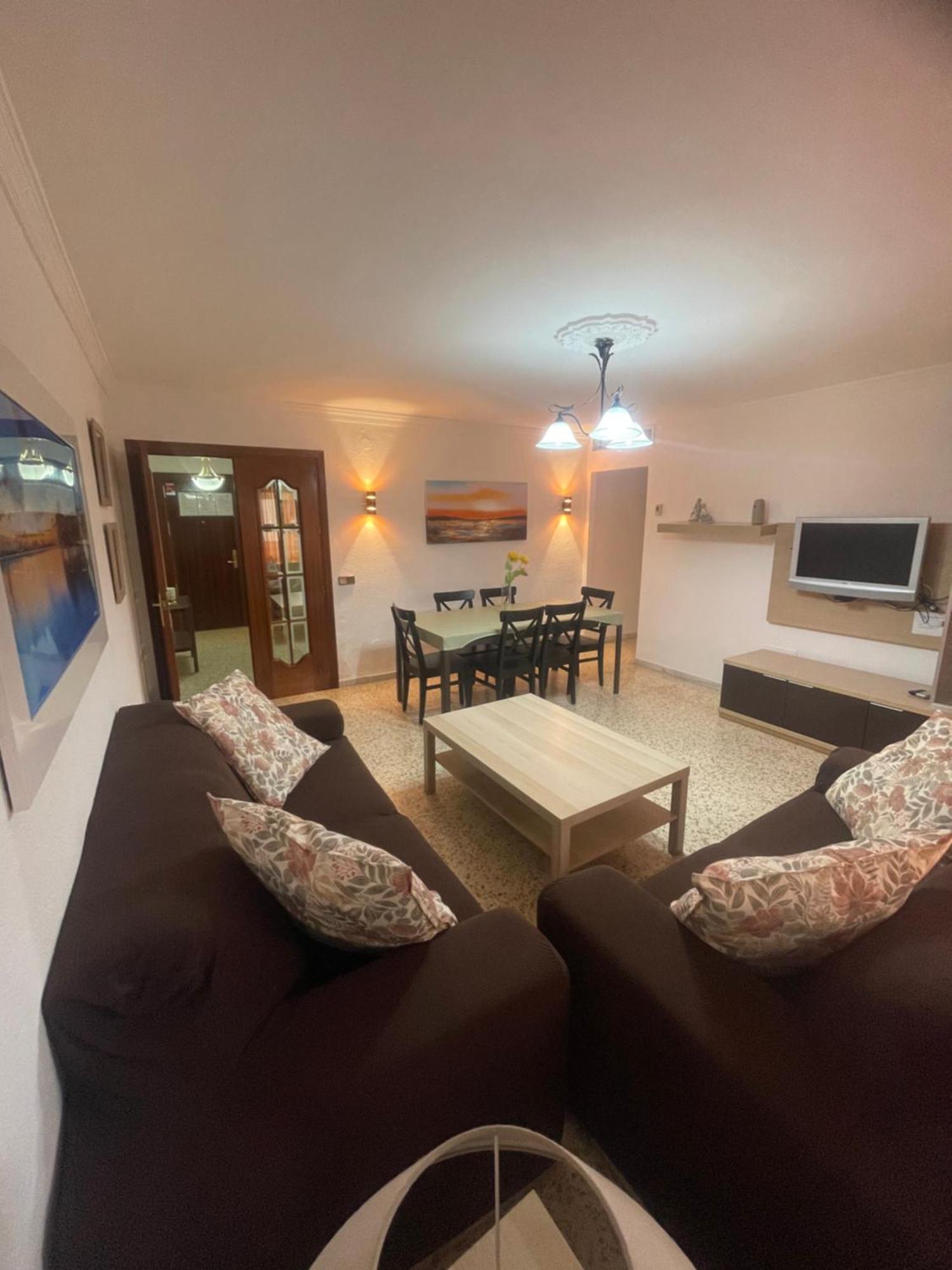 Gran Y Magnifico Apartamento En Малага Екстериор снимка